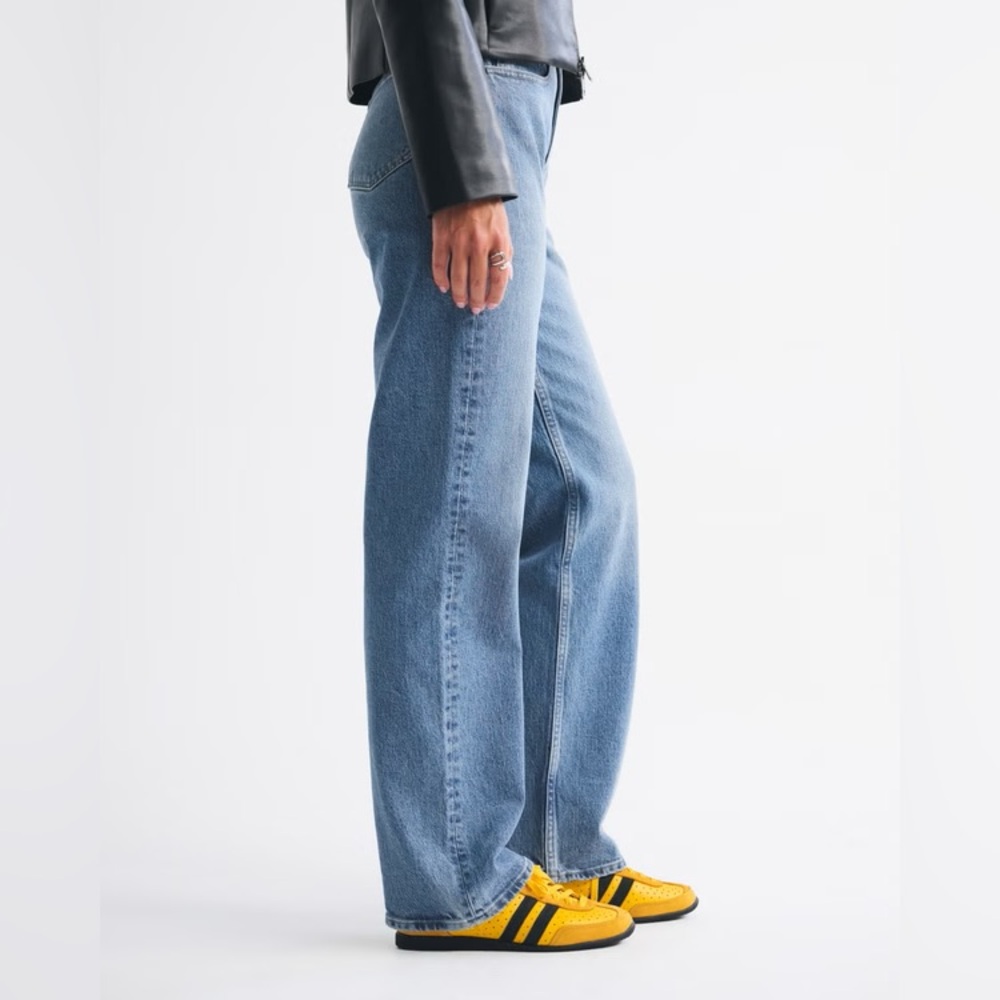 Abercrombie 90s Ultra High Rise Relaxed Jeans